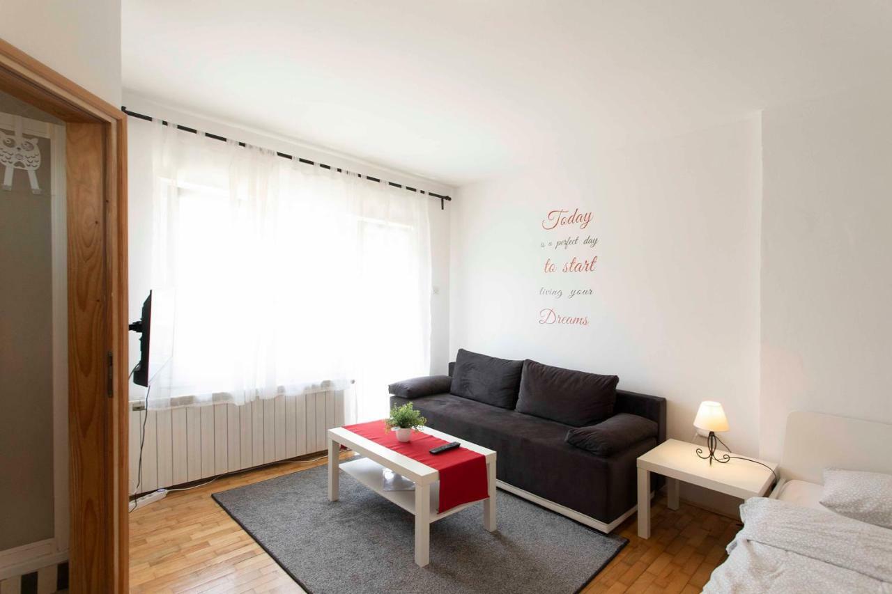Studio Apartman Natali Zagreb Exteriör bild